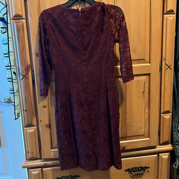 Antonia Melani Burgundy Dress . Size 2 - Picture 4 of 6